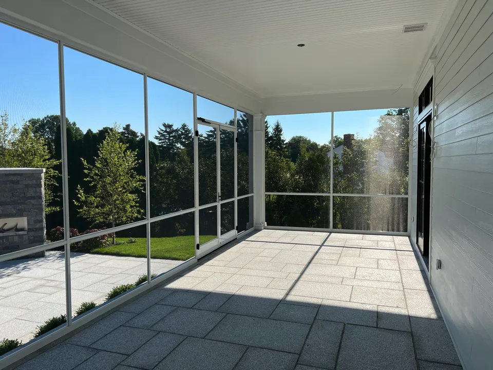 Corner detail where two Screen Wall System panel runs meet